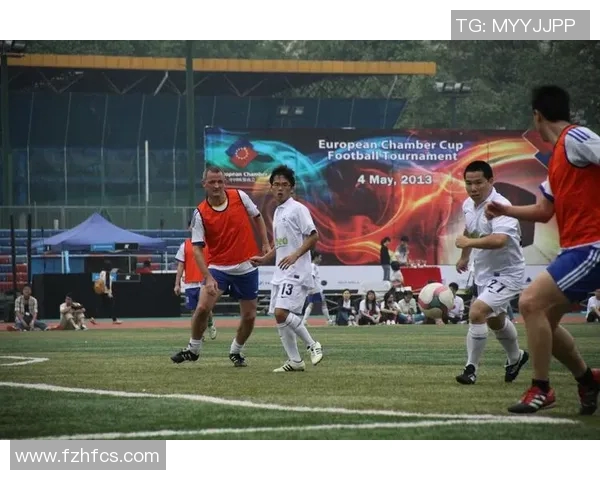 球星跨界挑战街头足球打野球 全新赛季球场上的另类风采